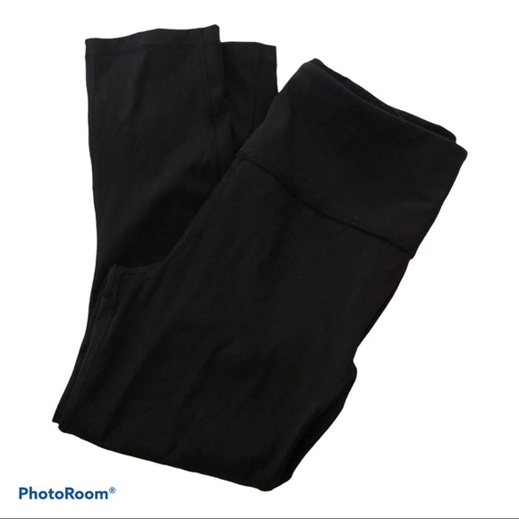 Athleta Pants - Athleta Ultimate Stash Pocket Capri Black XL RIP